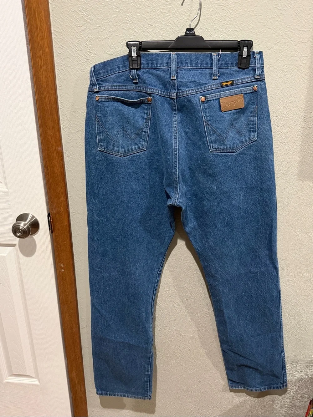 Wrangler Men's Blue Relaxed Fit Denim Jeans Cowboy Cut